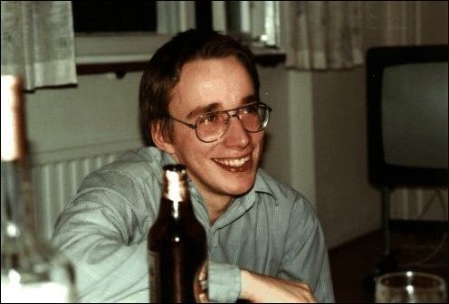 Linus Torvalds in ascii art easy